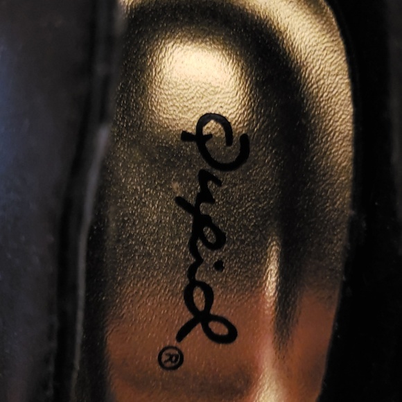 Heels - Picture 2 of 3